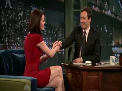 Anne Hathaway in Late Night Show