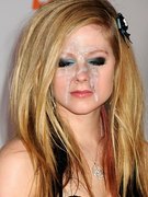Avril Lavigne nude 300