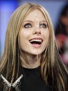 Avril Lavigne nude 392
