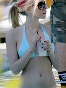 Avril Lavigne nude 83