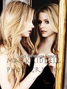 Avril Lavigne nude 6