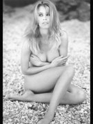 Claudia Schiffer nude 22