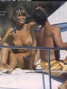 Claudia Schiffer nude 67