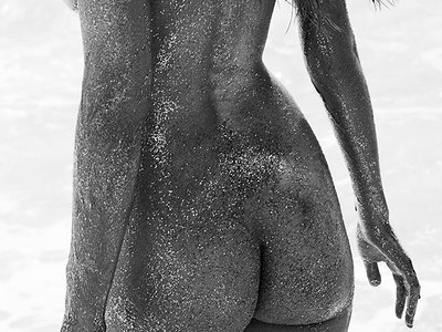Dioni Tabbers naked pics