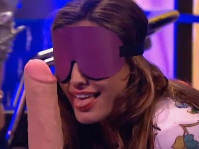 Sexy Kelly Brook trying dildo in Celebrity Juice show!