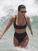Kourtney Kardashian nude 37