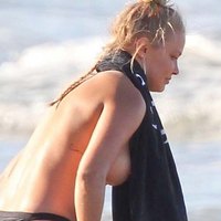 Hot Lara Bingle changing her bikini on the beach!