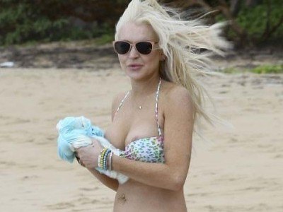 Lindsay Lohan Bikini Nipple Slip