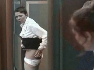 Maggie Gyllenhaal shows her nude body in Secretary
