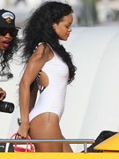 Rihanna nude 4