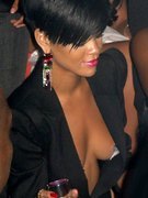 Rihanna nude 205