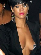 Rihanna nude 206