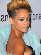 Rihanna nude 250