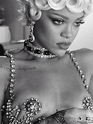 Rihanna nude 16