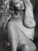 Sally Kirkland nude 6