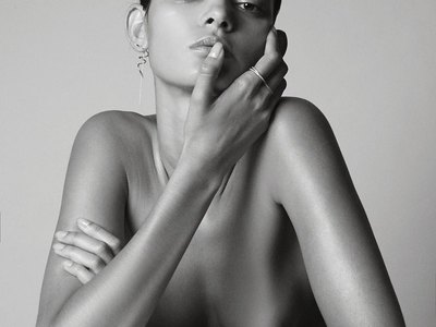 Wanessa Milhomem topless and sexy